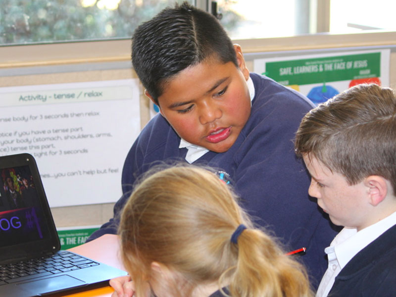 _ShowcaseGoldenTicket4